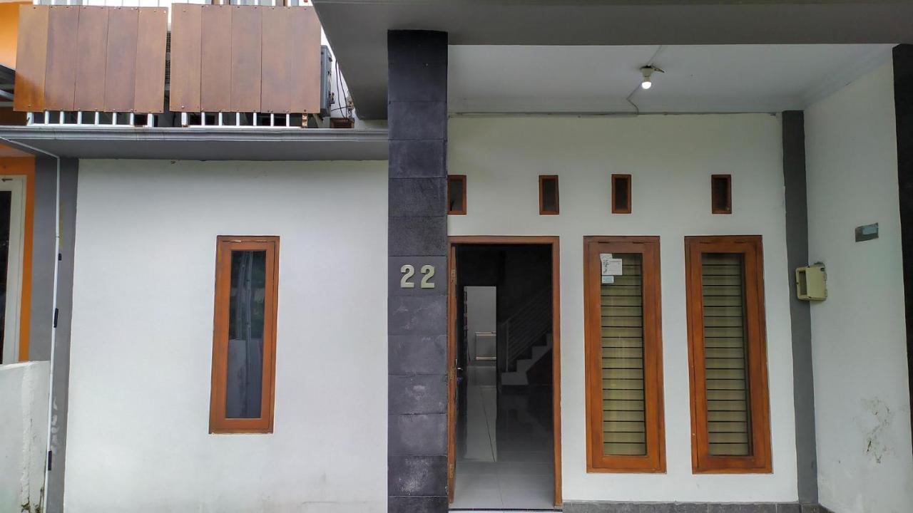 Hotel Omah Leren Mitra Reddoorz Near Gembiraloka Zoo Yogyakarta Exterior foto