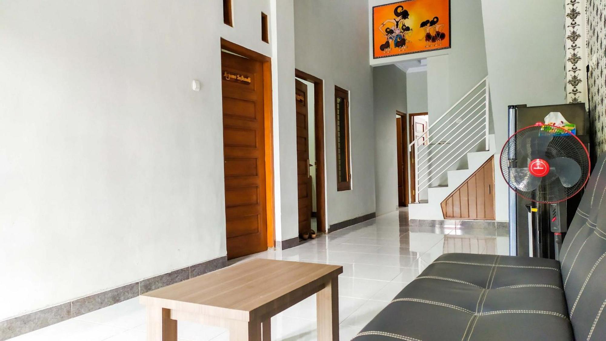 Hotel Omah Leren Mitra Reddoorz Near Gembiraloka Zoo Yogyakarta Exterior foto